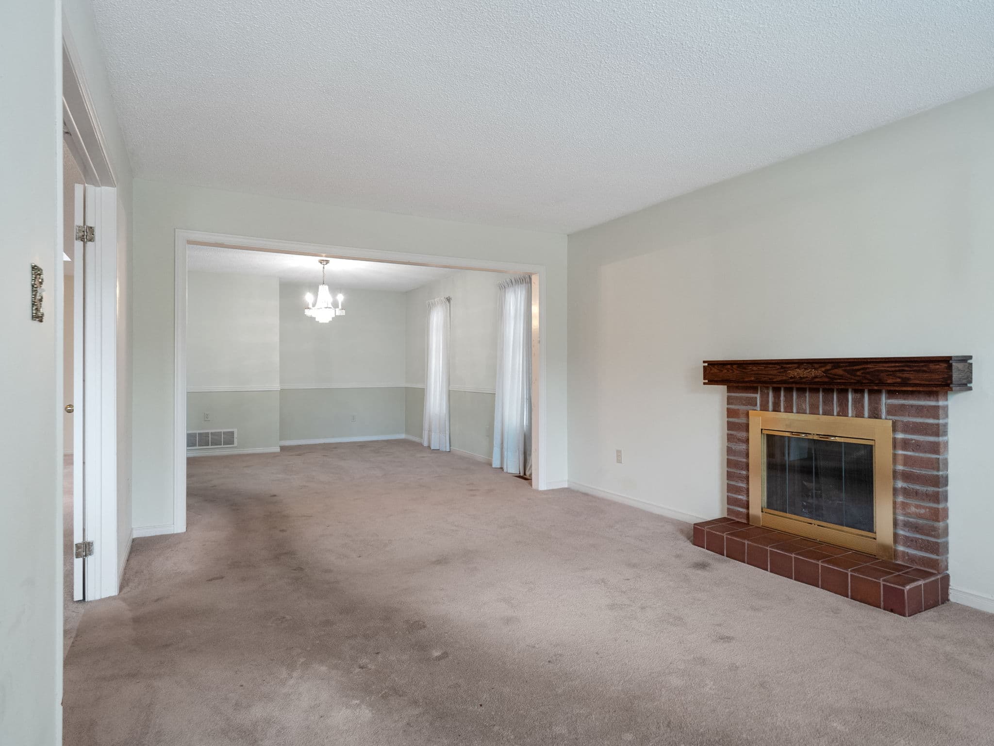 930 Glenanna Rd Pickering, ON L1V 5E6