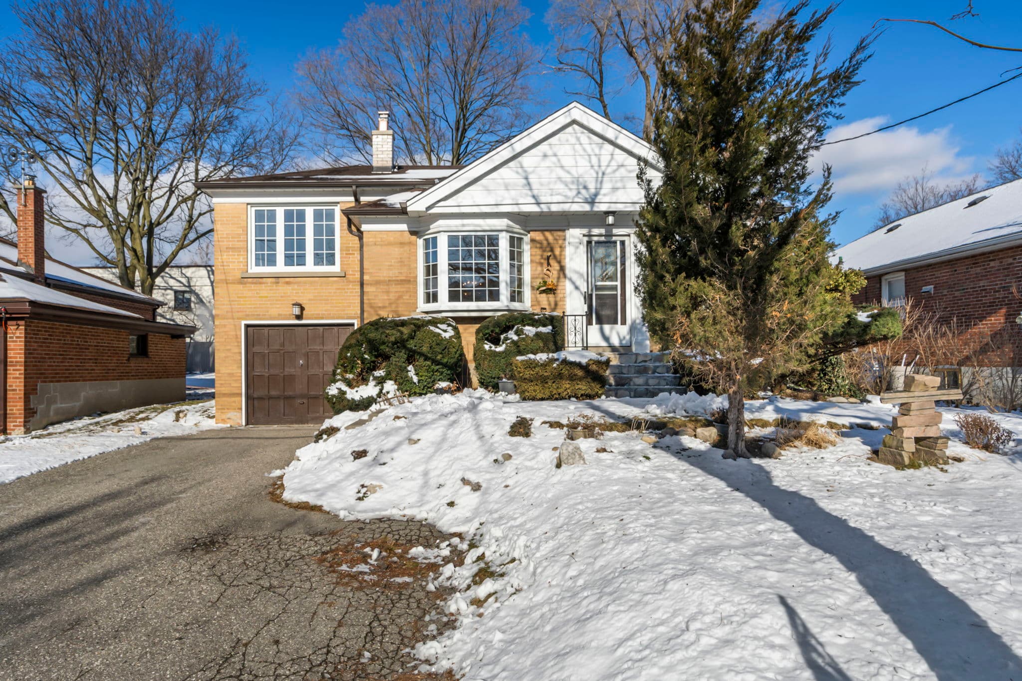 94 Bogert Ave Toronto, ON M2N 1K6