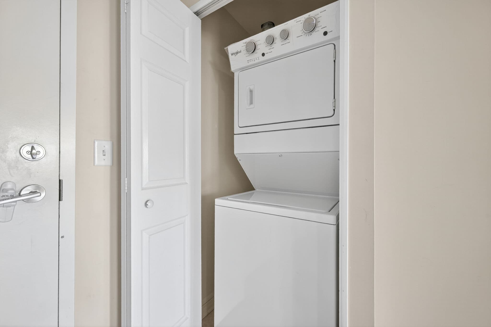 9451 Jane St Unit 308 Vaughan, ON L6A 4H7