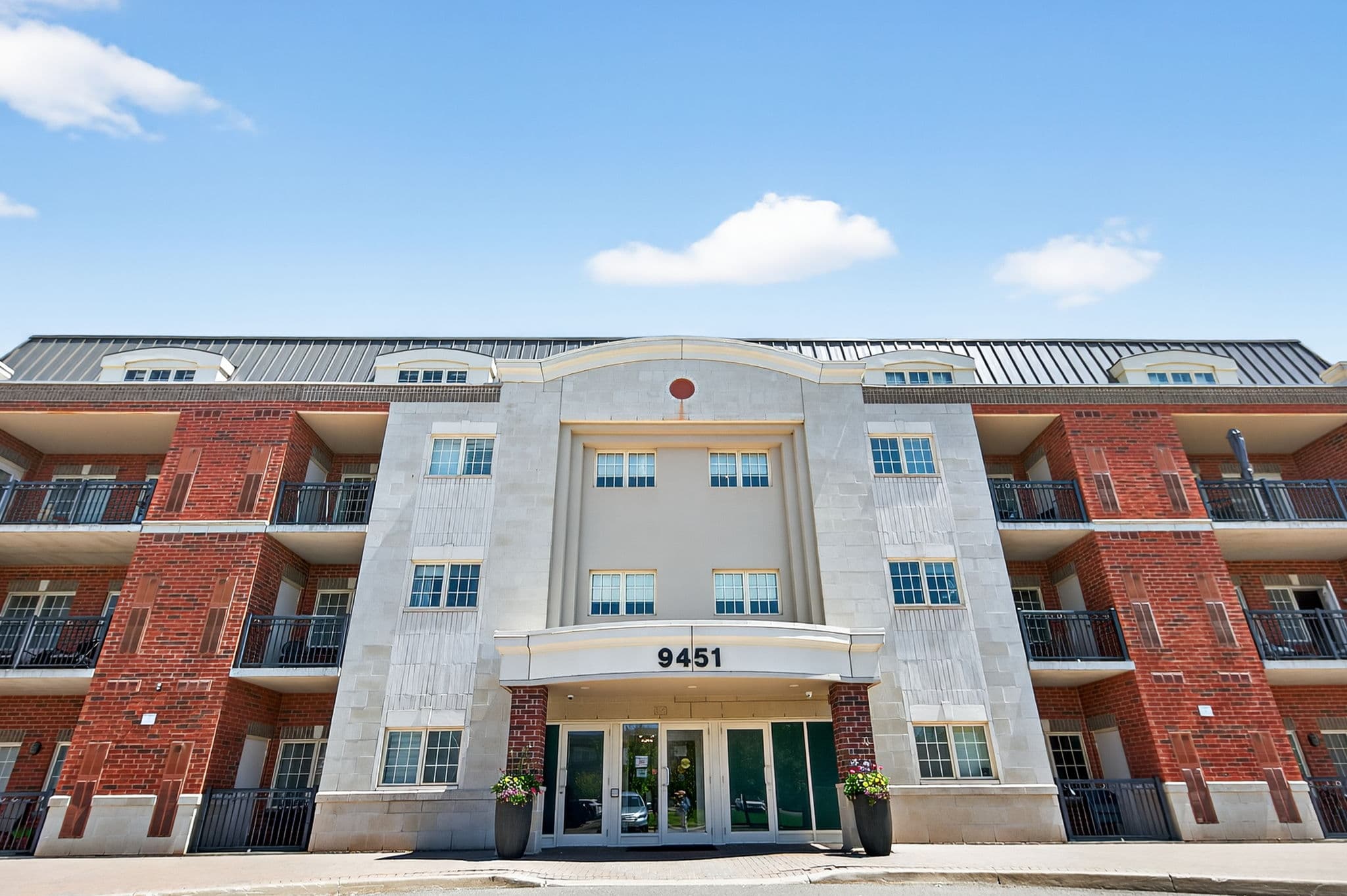 9451 Jane St Unit 308 Vaughan, ON L6A 4H7