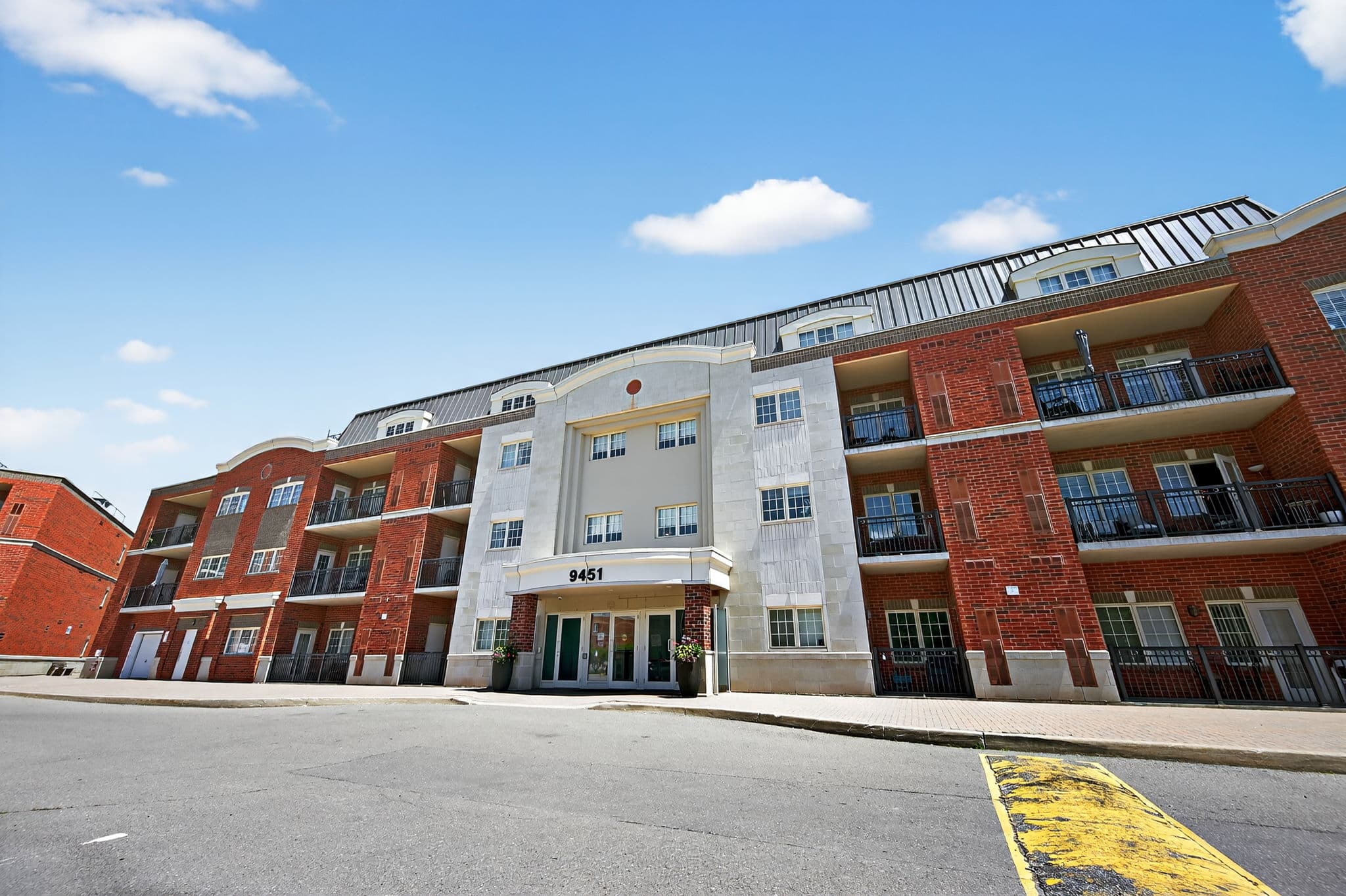 9451 Jane St Unit 308 Vaughan, ON L6A 4H7
