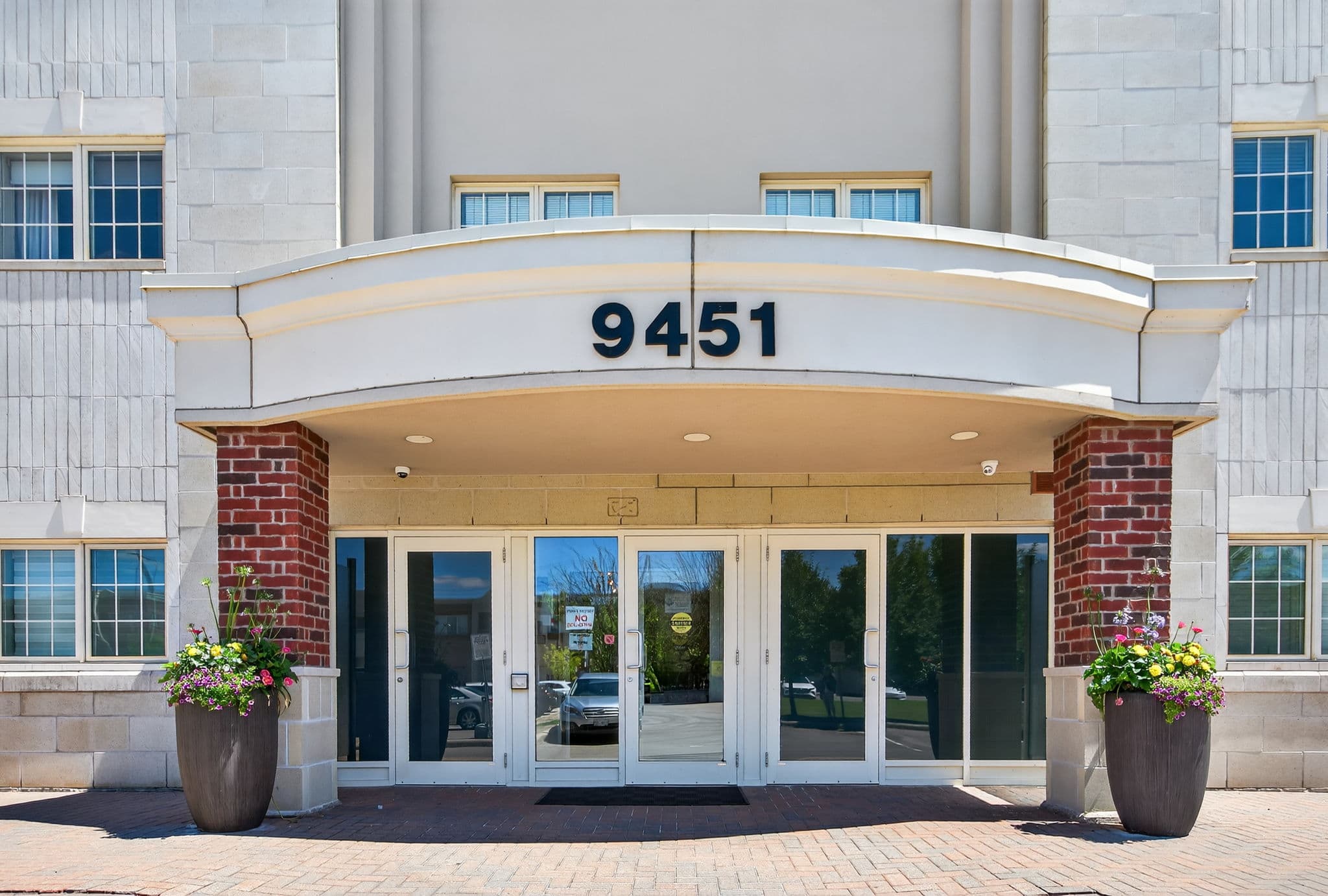 9451 Jane St Unit 308 Vaughan, ON L6A 4H7