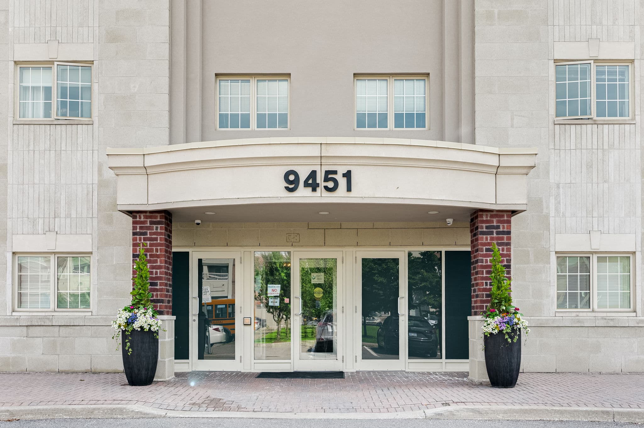 9451 Jane St Unit 308 Vaughan, ON L6A 4H7