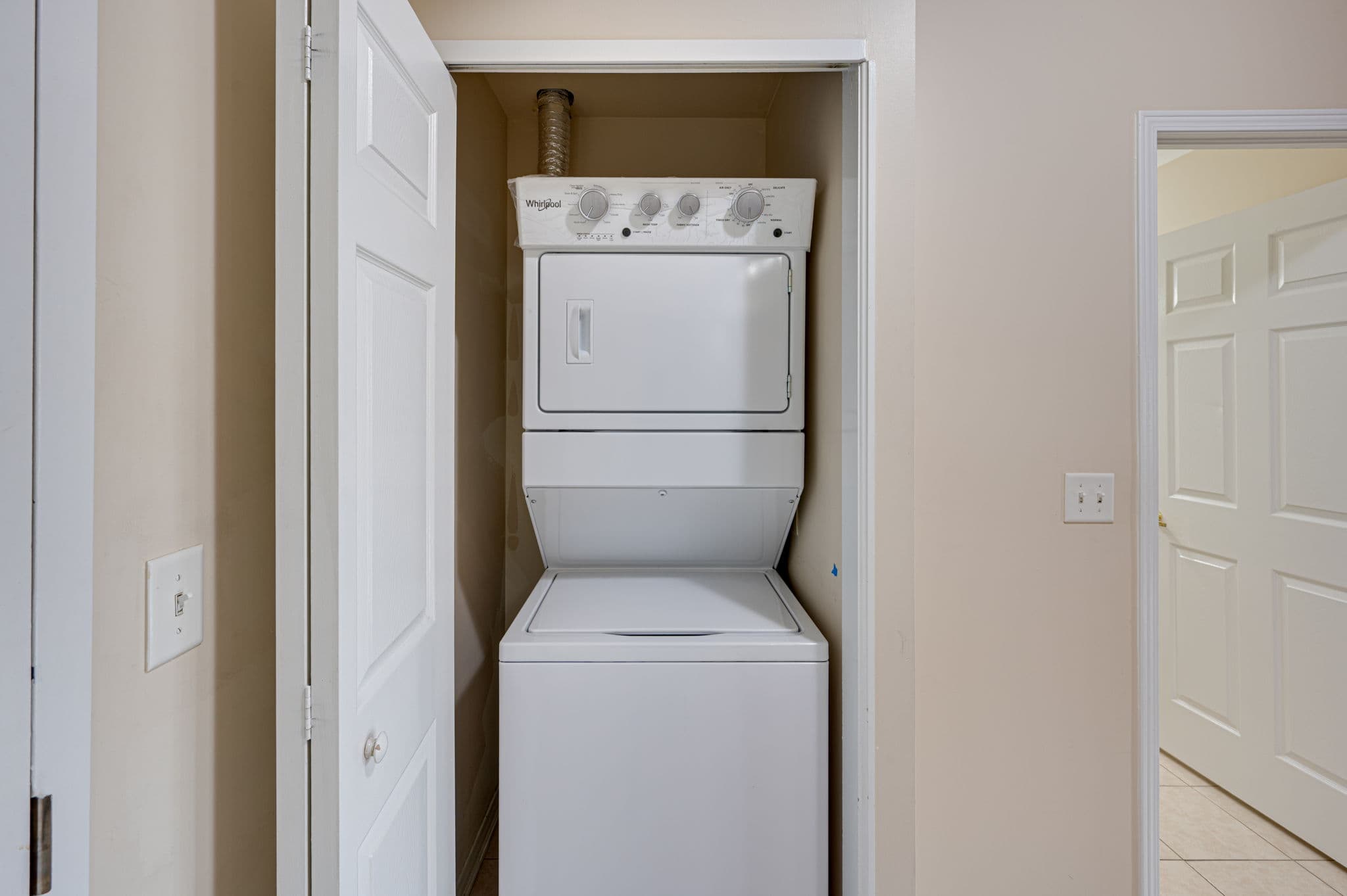 9451 Jane St Unit 308 Vaughan, ON L6A 4H7