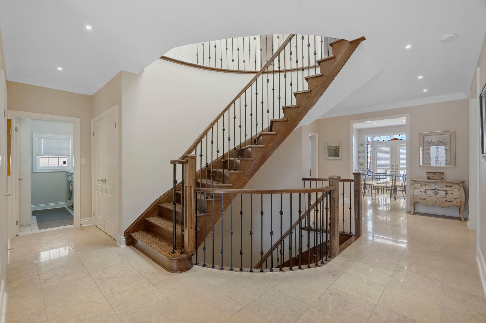 95 Sanibel Crescent Vaughan, ON L4J 8K7