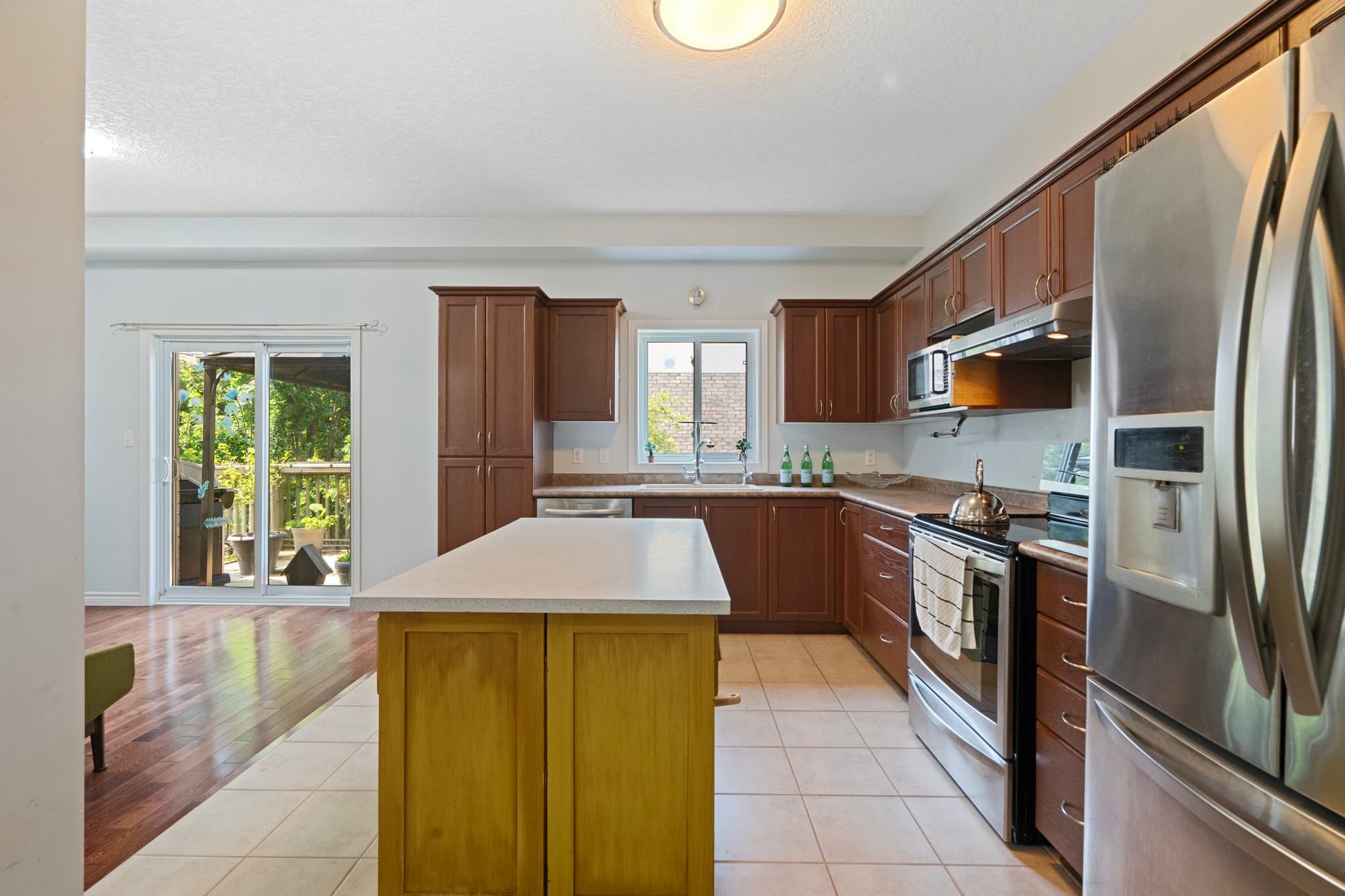 95 Yates Avenue Cambridge, ON N1P 0A4