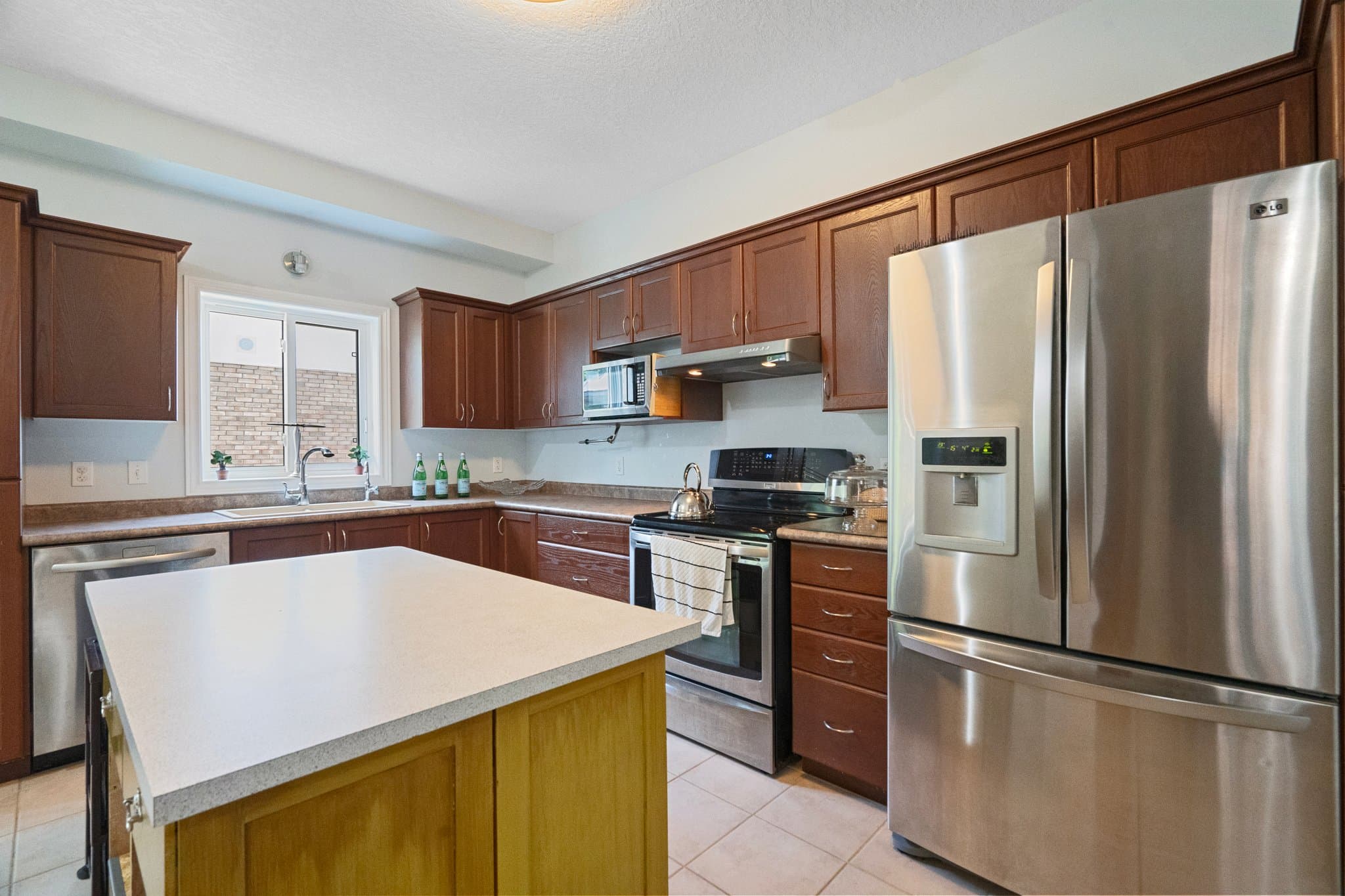 95 Yates Avenue Cambridge, ON N1P 0A4
