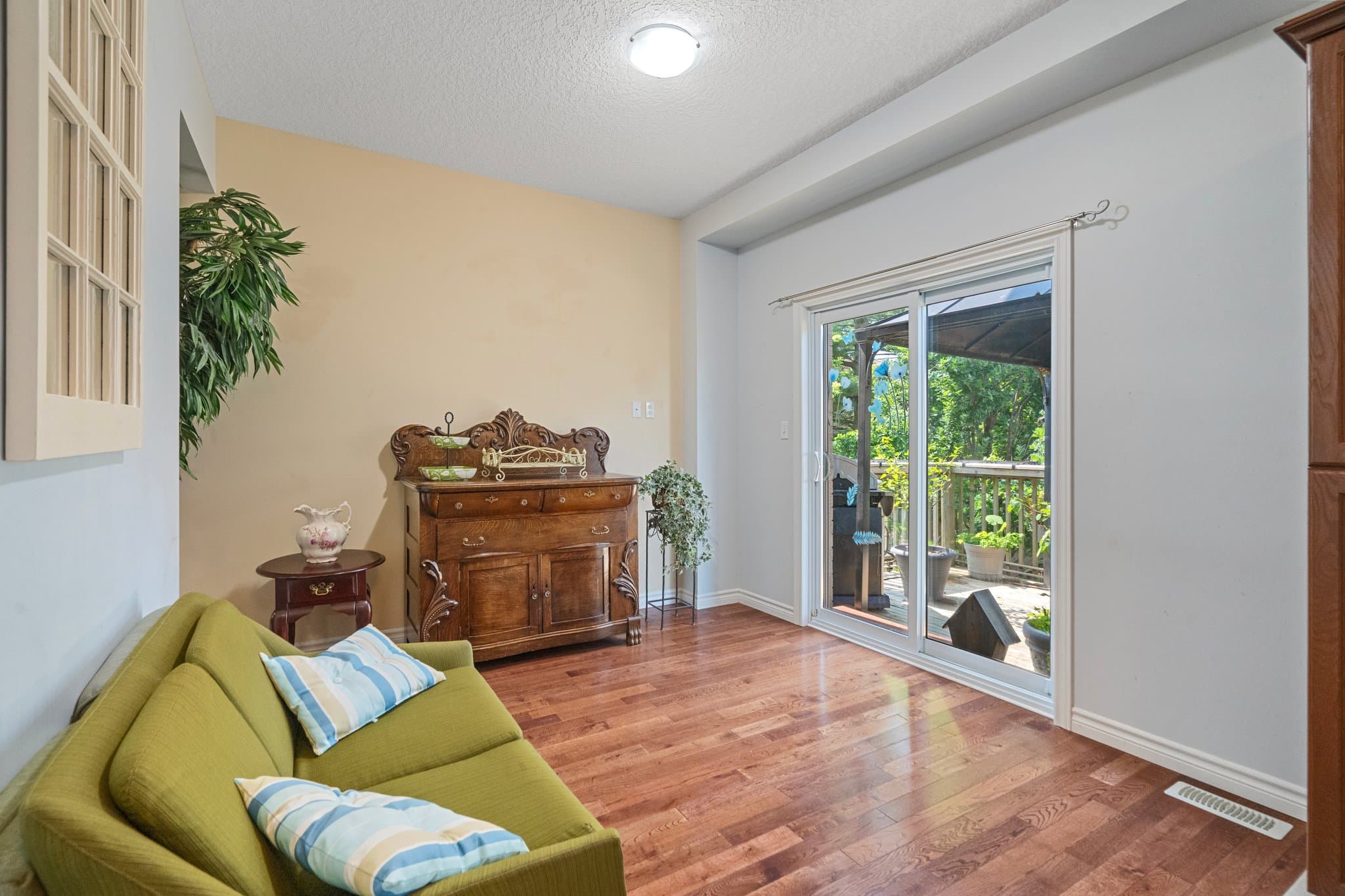 95 Yates Avenue Cambridge, ON N1P 0A4