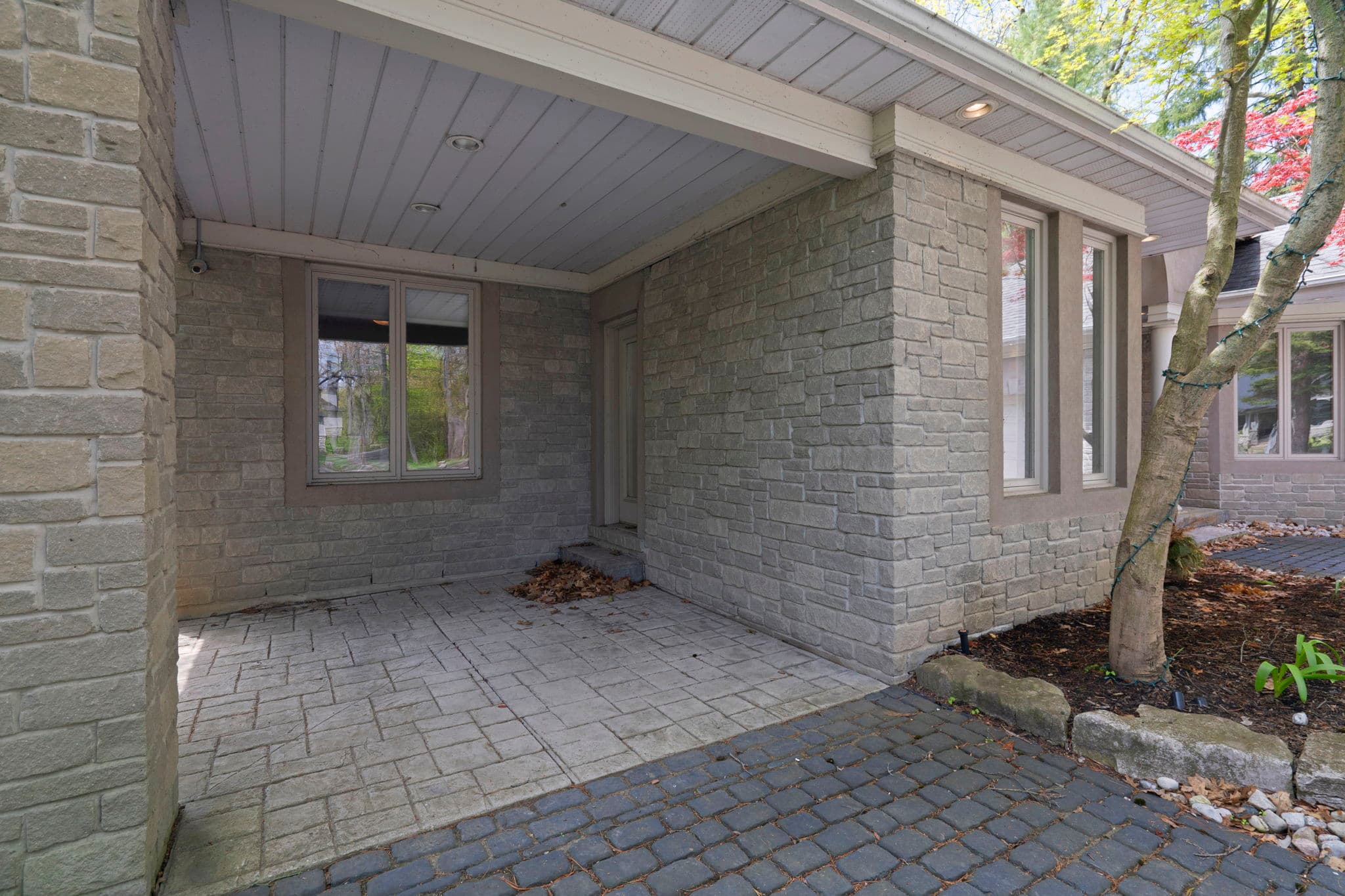 950 Whittier Crescent Mississauga, ON L5H 2X3