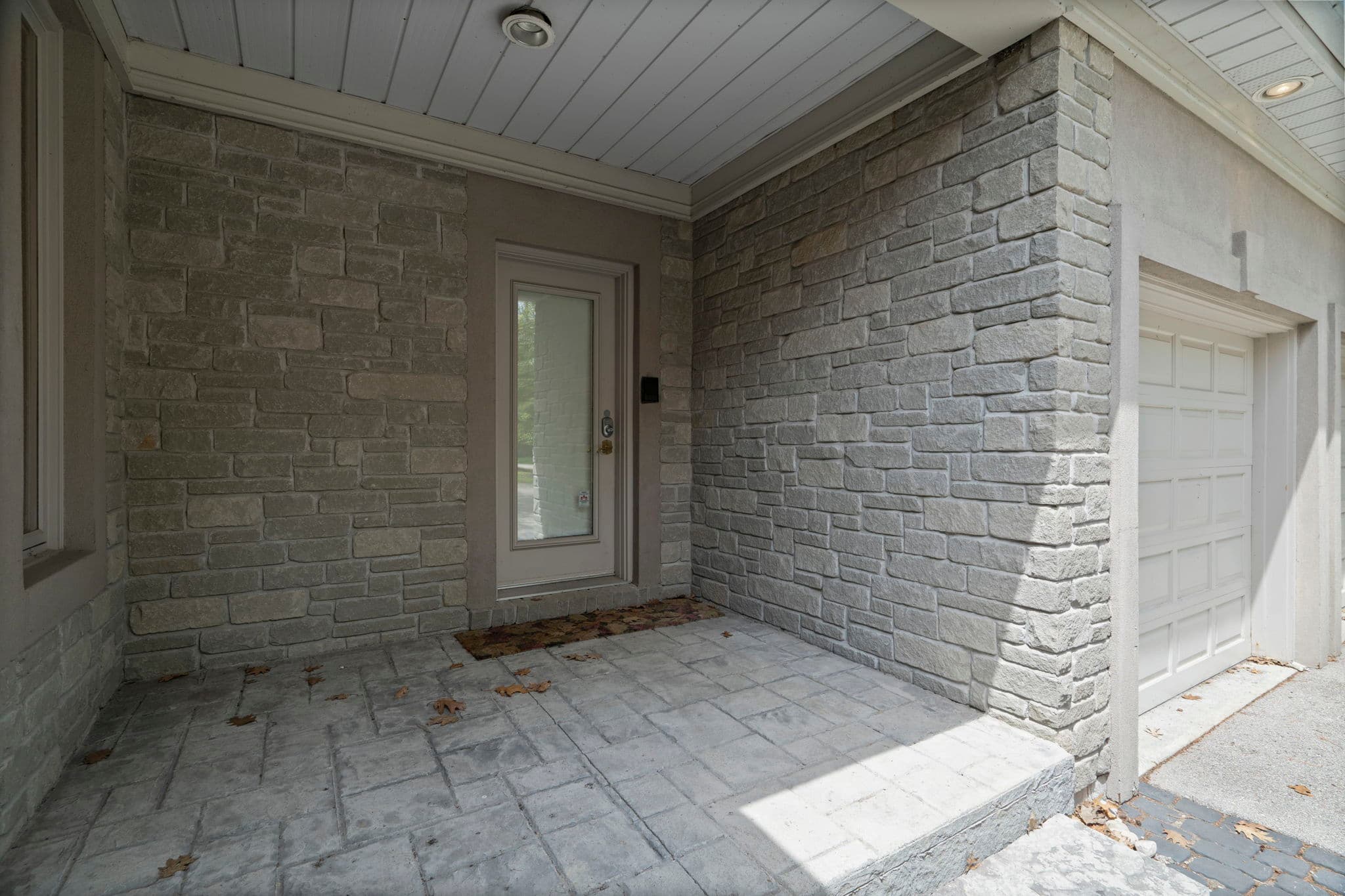 950 Whittier Crescent Mississauga, ON L5H 2X3