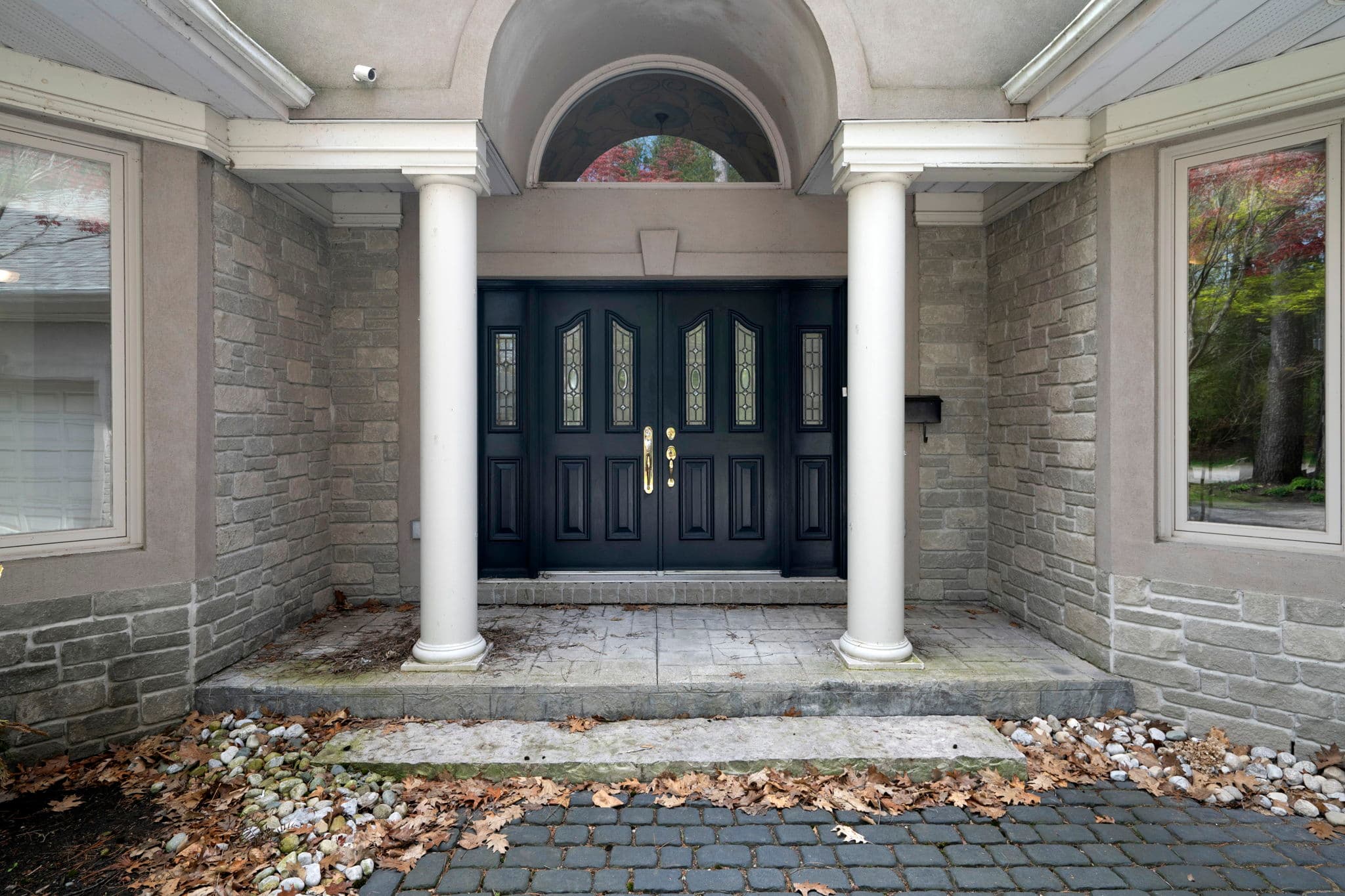 950 Whittier Crescent Mississauga, ON L5H 2X3