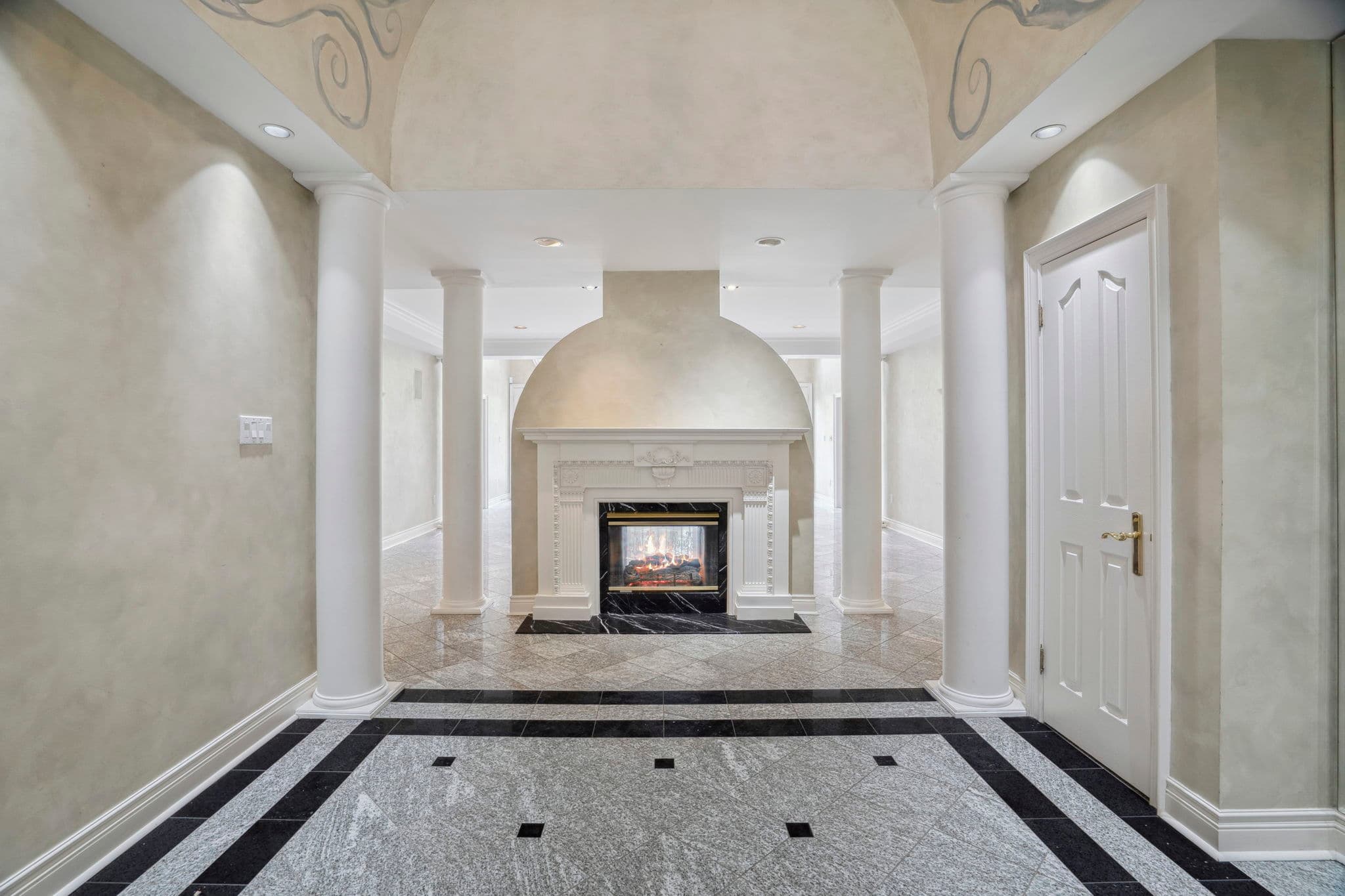 950 Whittier Crescent Mississauga, ON L5H 2X3