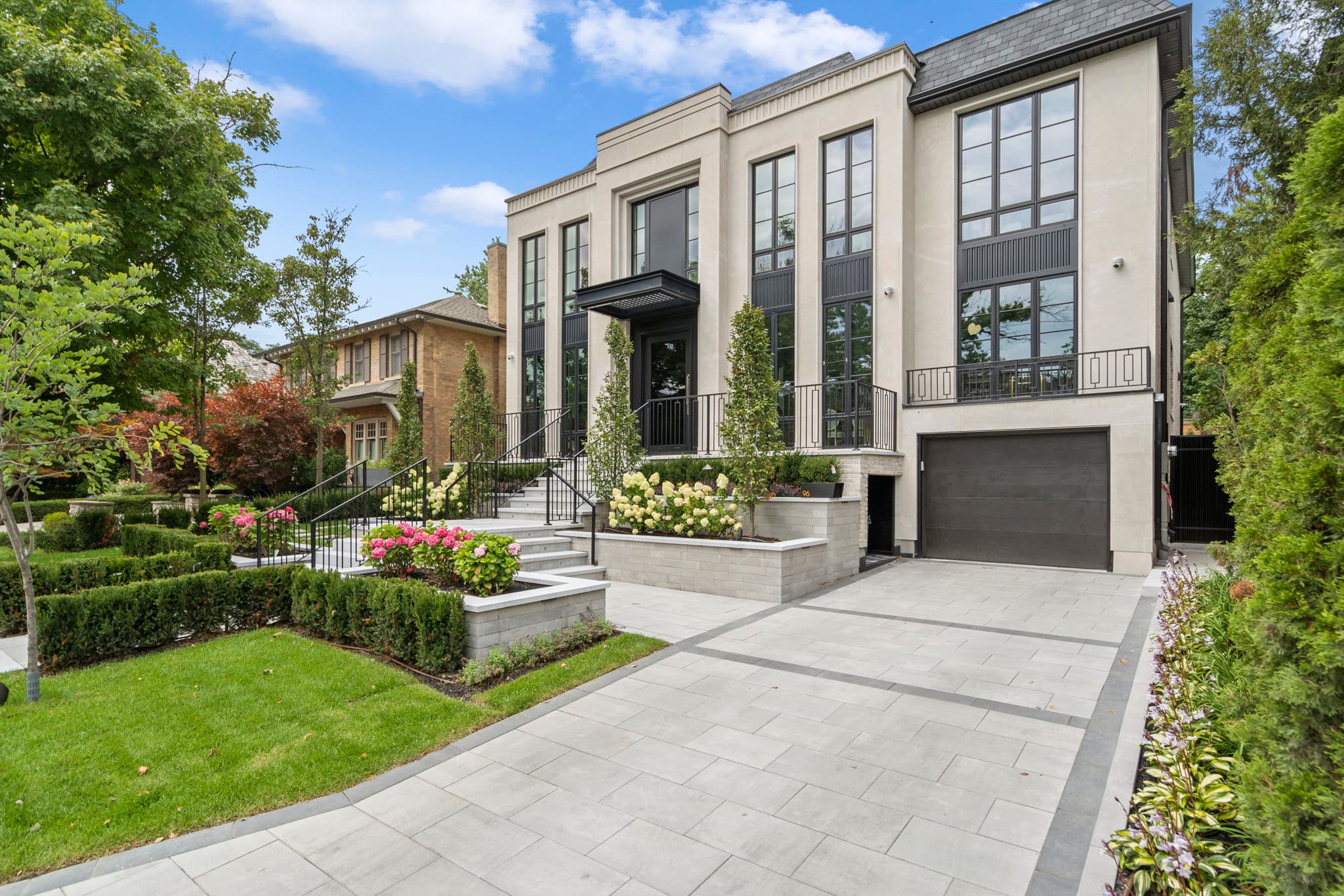 96 Dawlish Ave Toronto, ON M4N 1H1