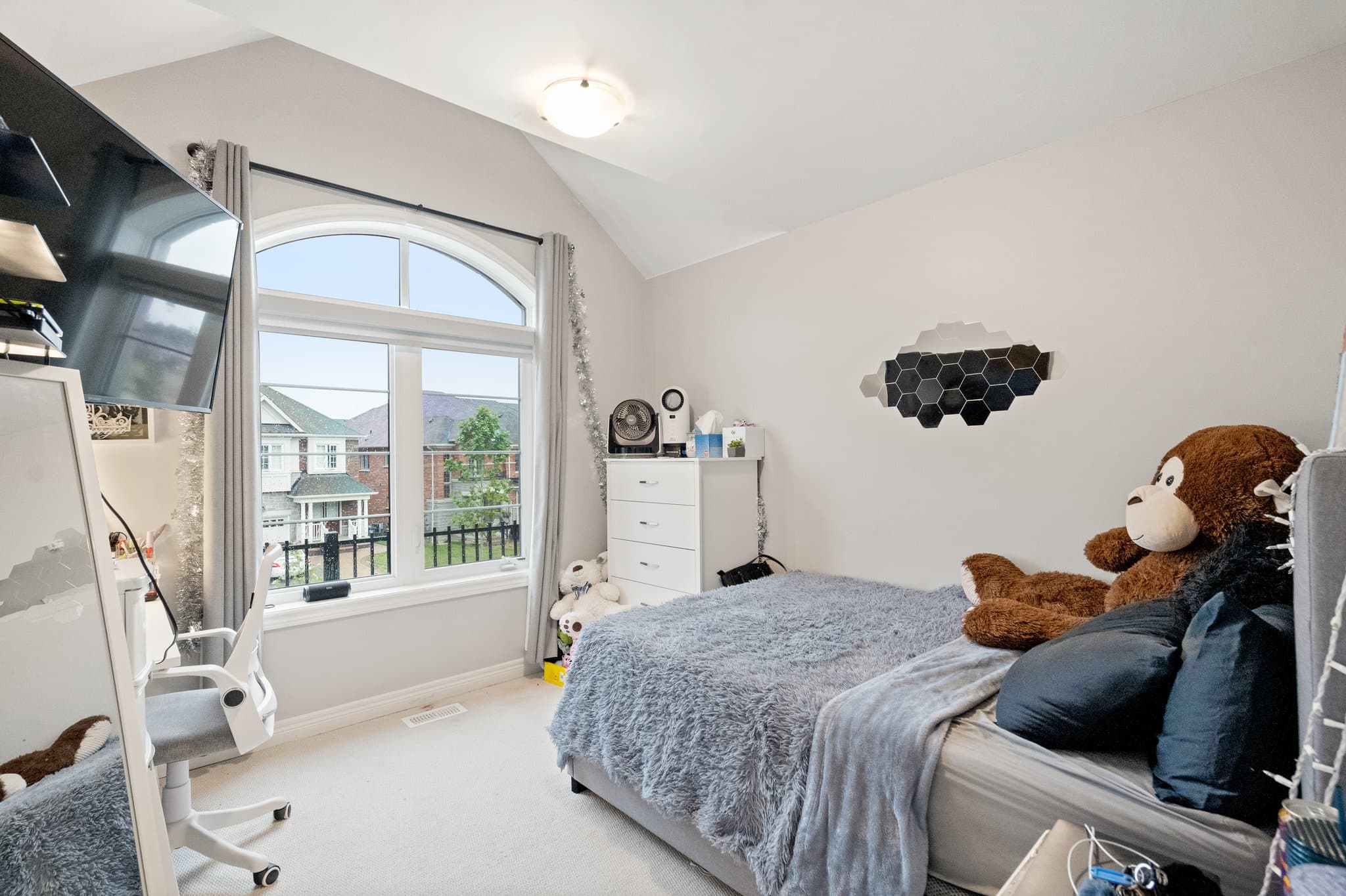 96 Little Britain Cres Brampton, ON L6Y 0C3