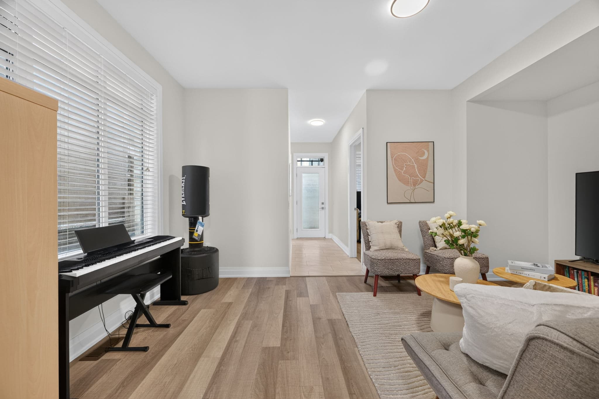 96 Salterton Cir Vaughan, ON L6A 4Z2