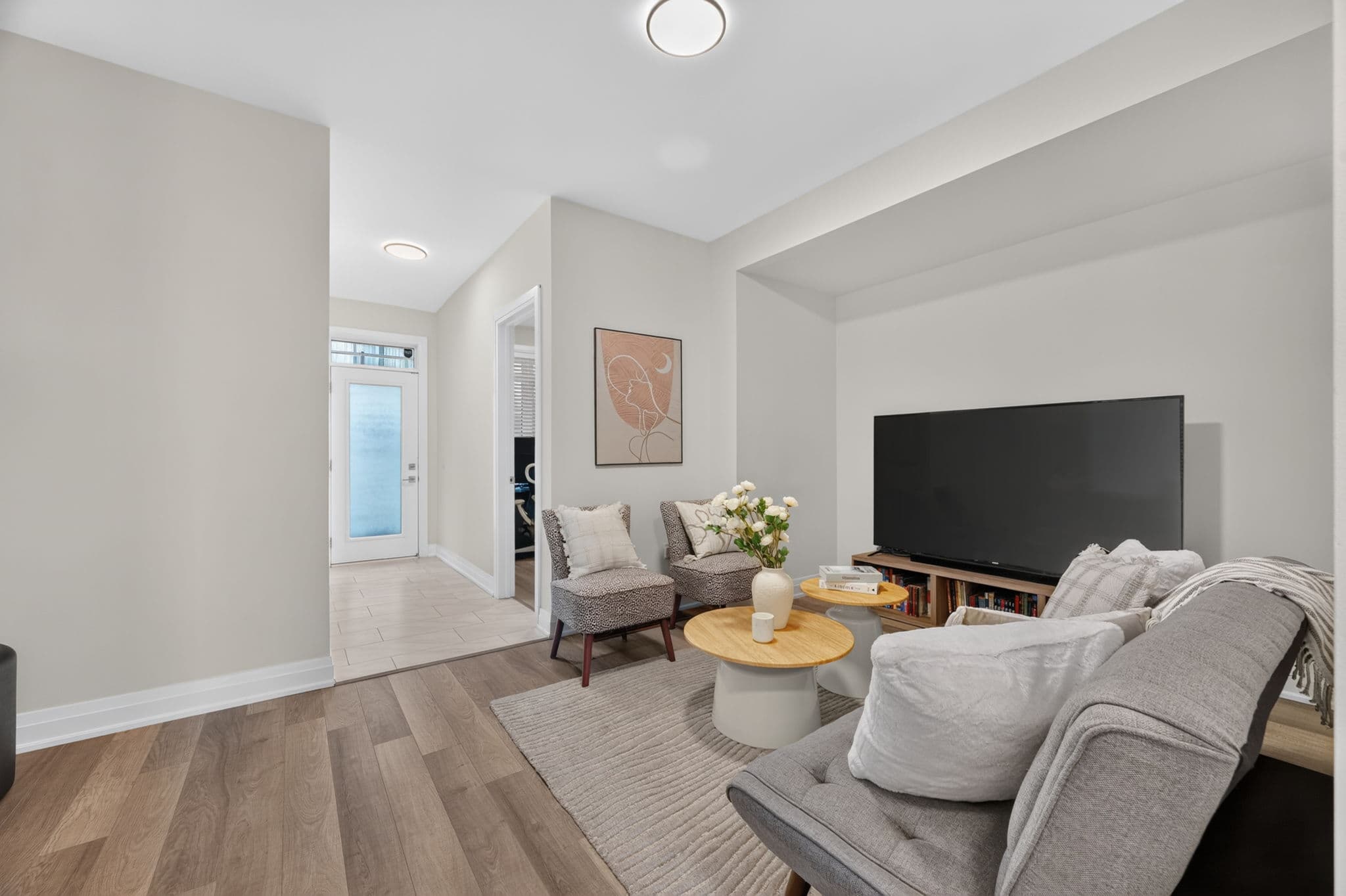 96 Salterton Cir Vaughan, ON L6A 4Z2