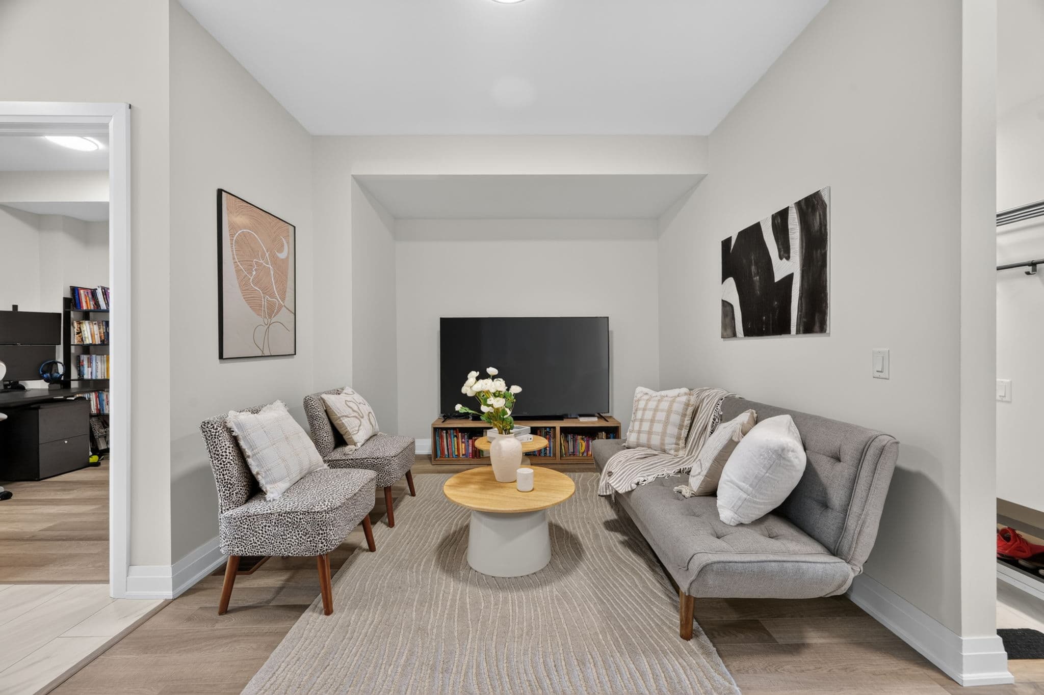 96 Salterton Cir Vaughan, ON L6A 4Z2