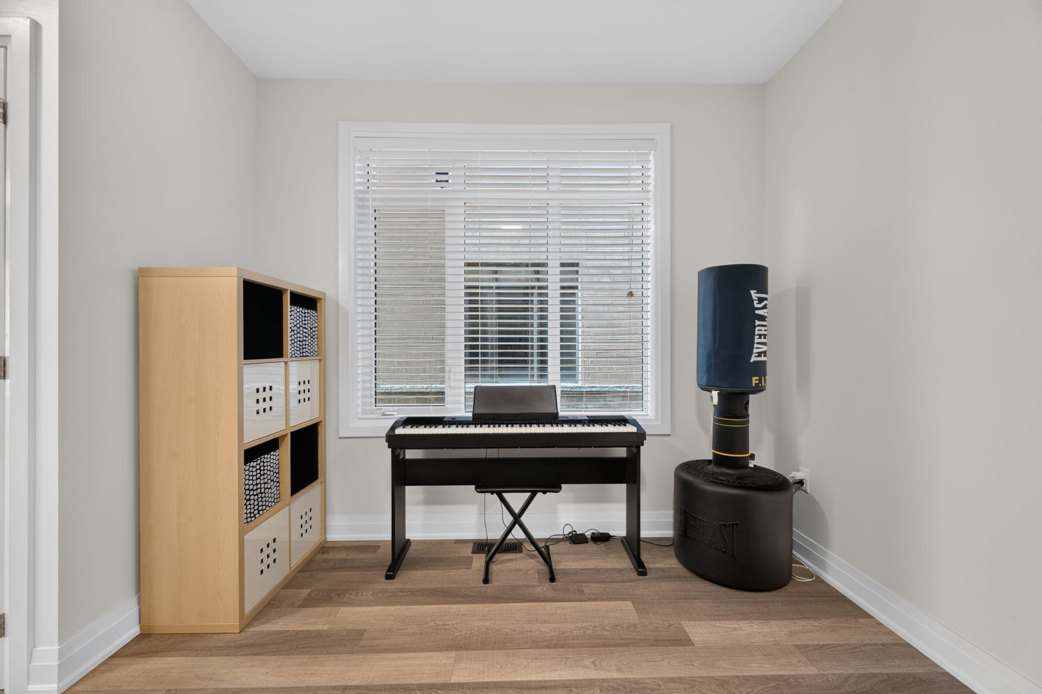 96 Salterton Cir Vaughan, ON L6A 4Z2