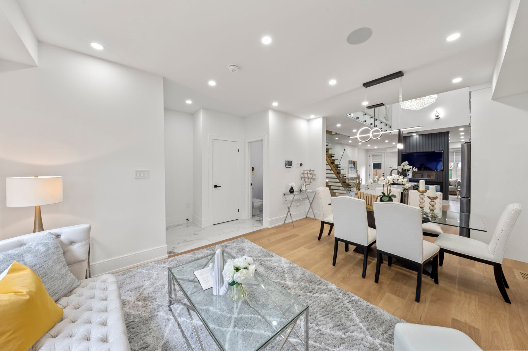 978 Carlaw Ave Toronto, ON M4K 3M1