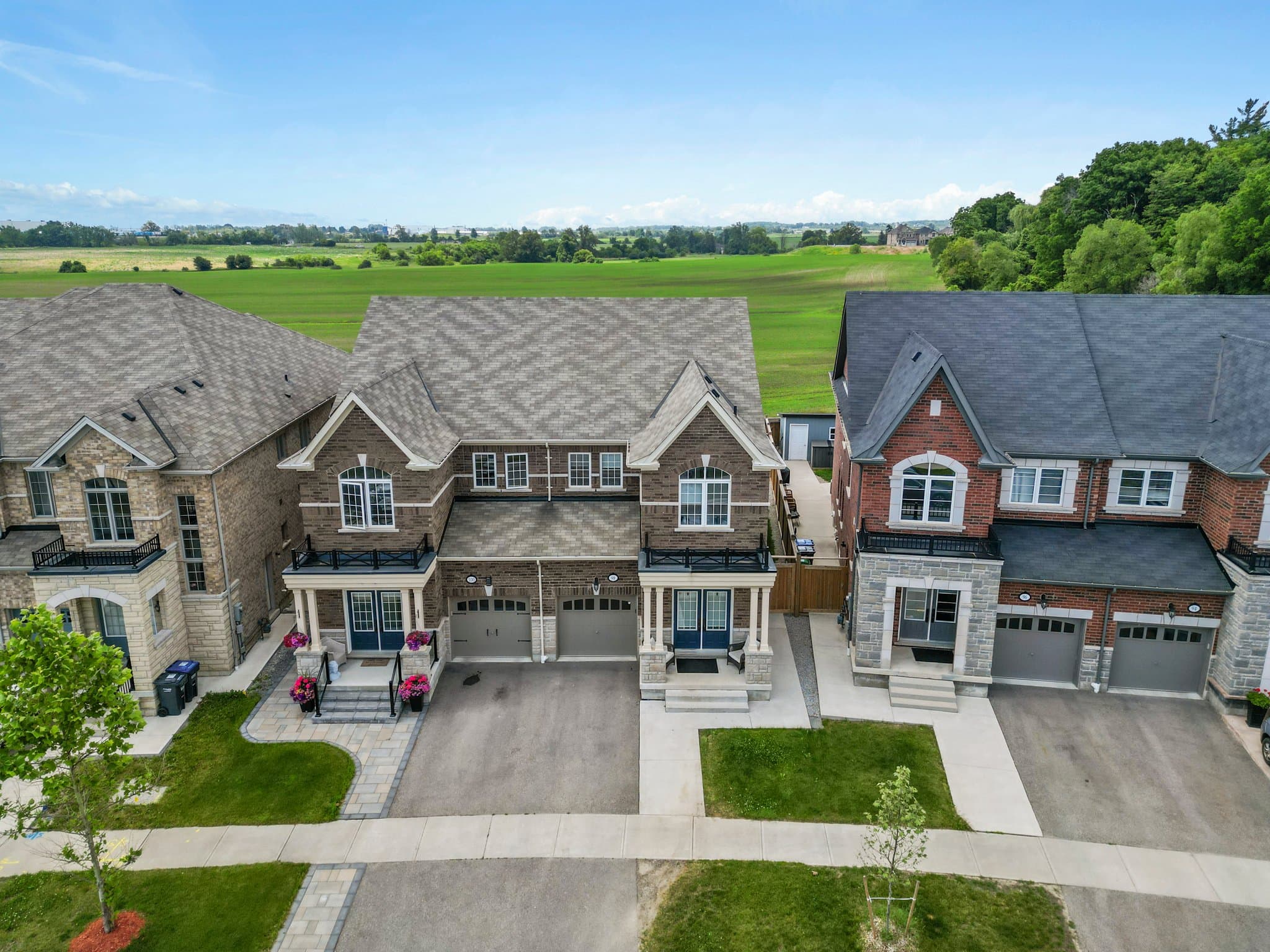 98 Little Britain Cres Brampton, ON L6Y 0C3