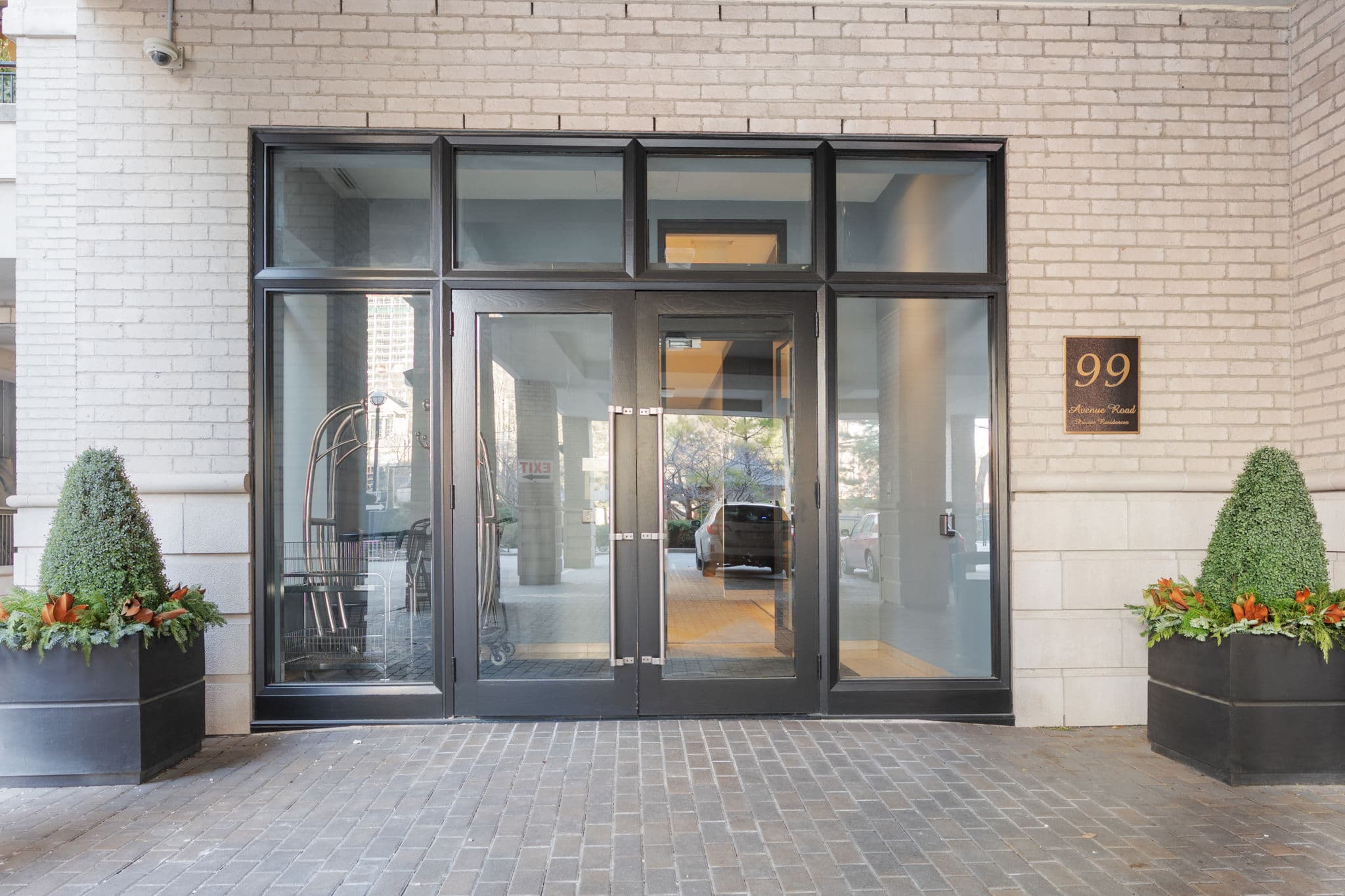 99 Avenue Rd Unit 1001 Toronto, ON M5R 2G5