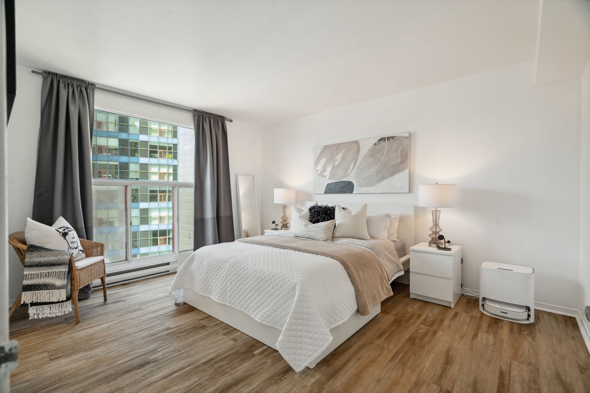 99 Harbour Square Unit 3212 Toronto, ON M5J 2H2