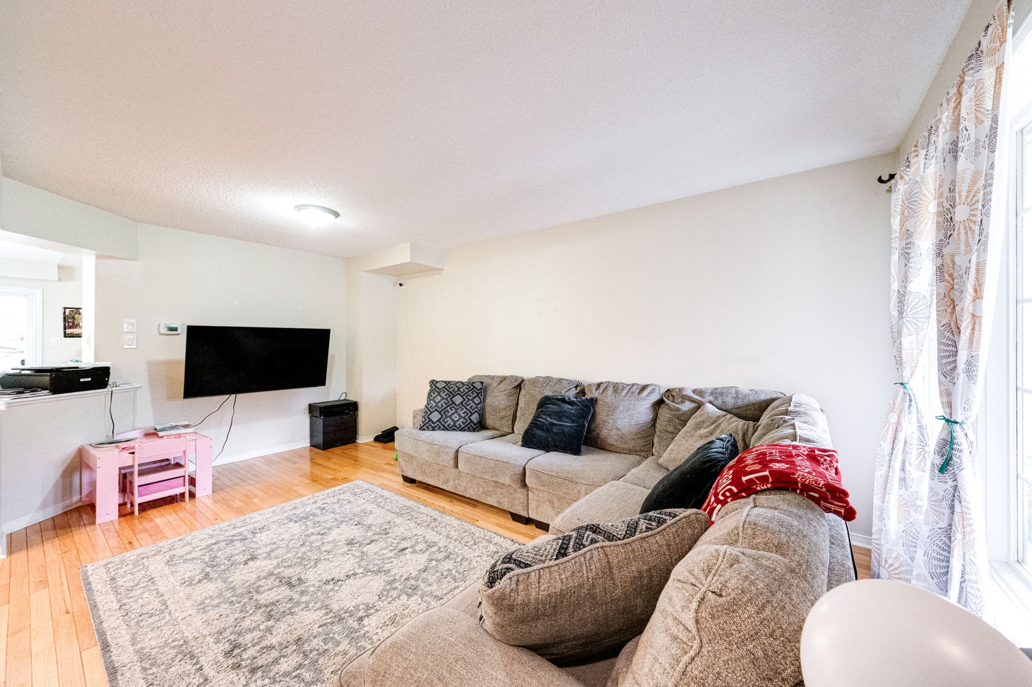 99 Leslie Ave Barrie, ON L4N 9P2