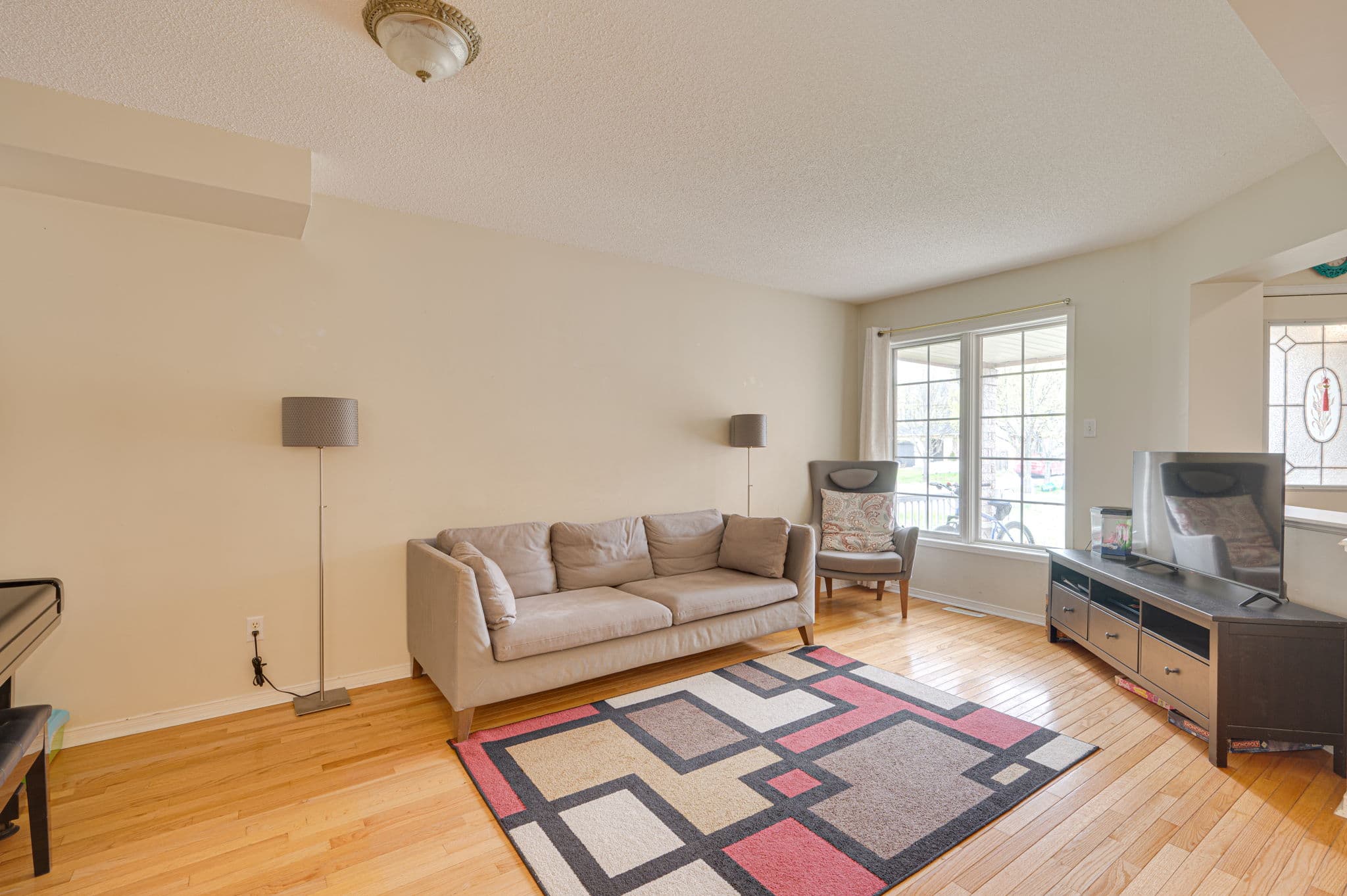 99 Leslie Ave Barrie, ON L4N 9P2